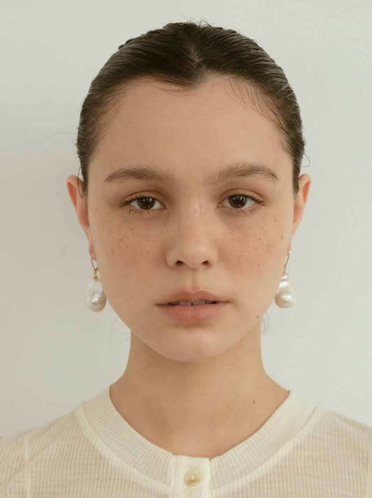 Cocoon Pearl Pierce / Gold