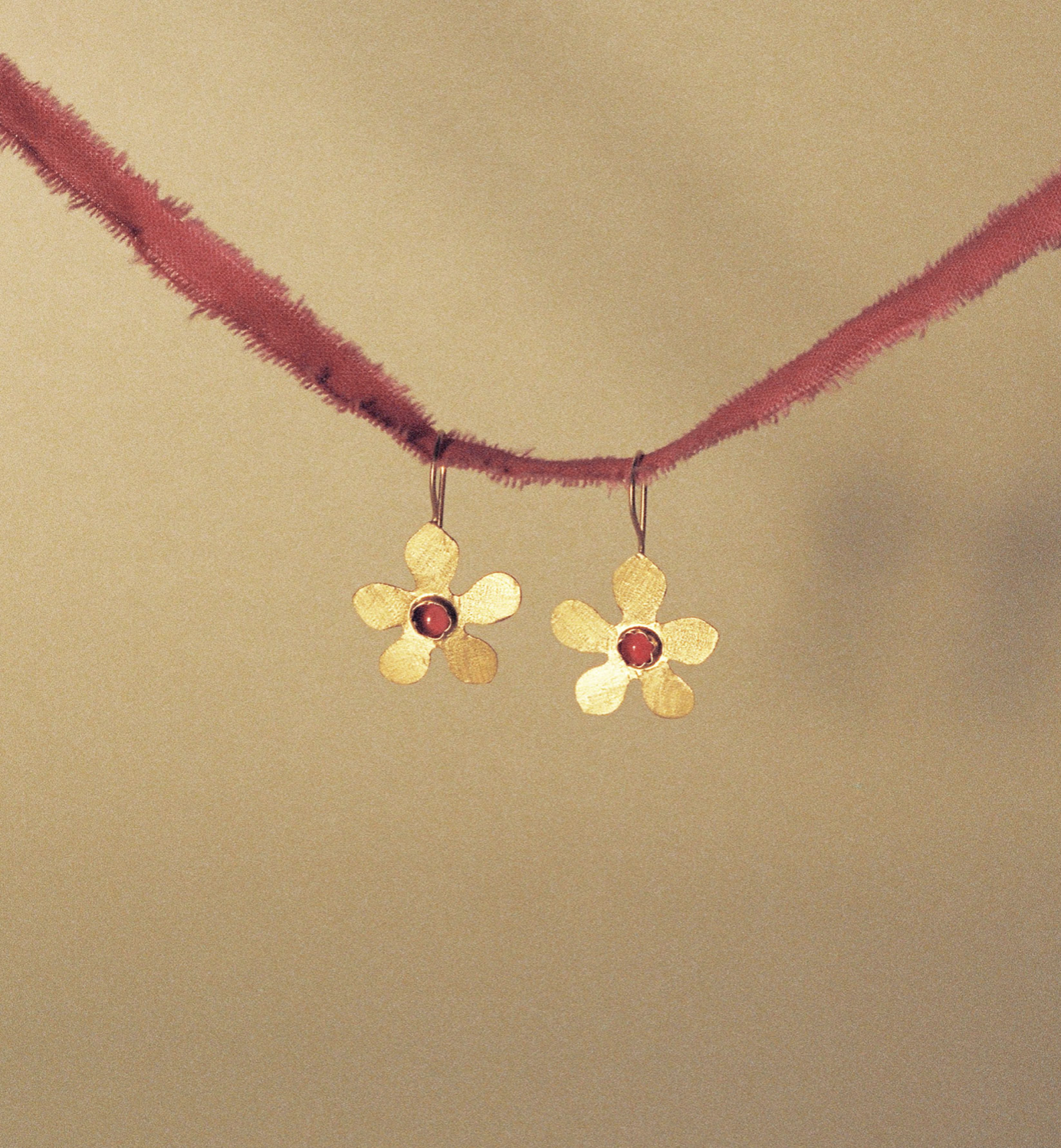 Lyra Flower Pierce ＜Après Ski＞ – PAULINE STUDIO