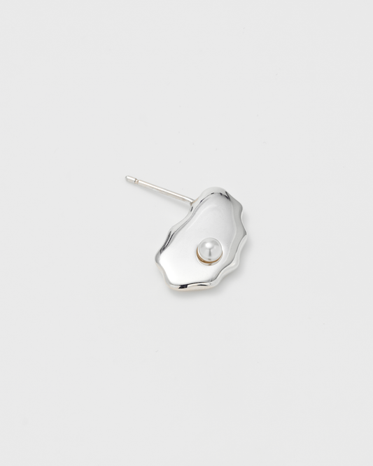 Oyster Studs Pearl 片耳 / Silver