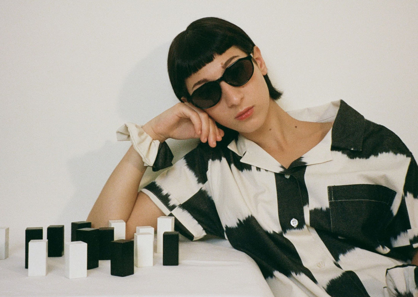 Louise Sunglasses / Black