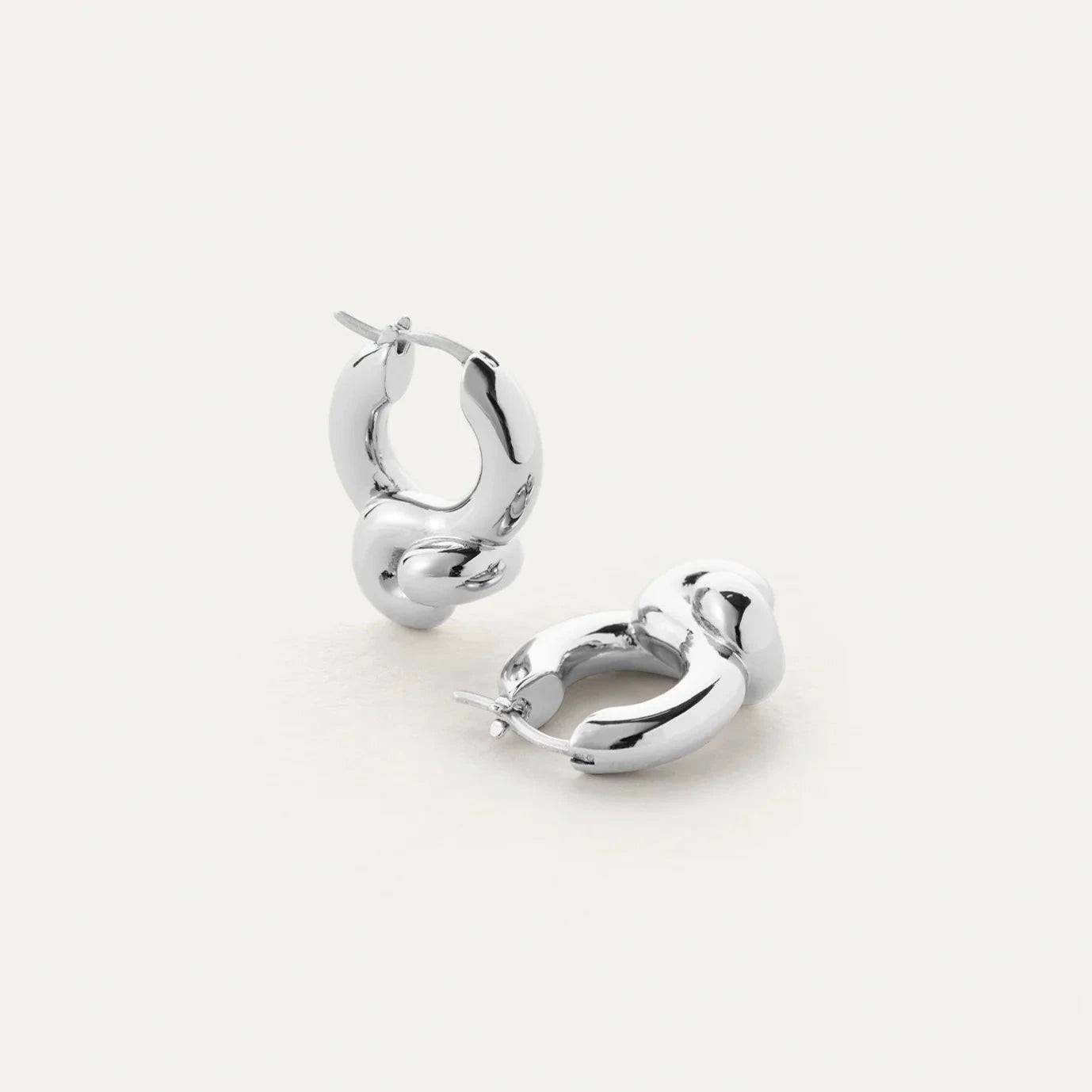 Maeve Hoops / Silver ＜JENNYBIRD ジェニーバード＞ – PAULINE STUDIO