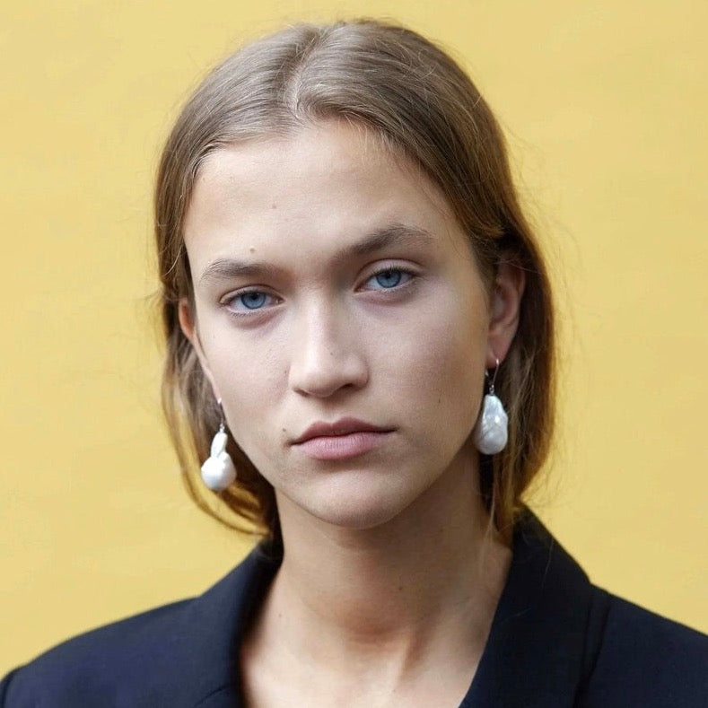 Cocoon Pearl Pierce / Silver