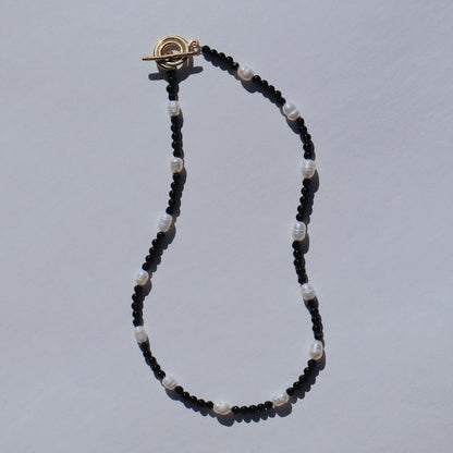 Dots Pearls Necklace