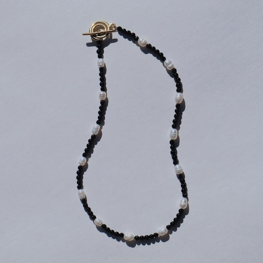 Dots Pearls Necklace