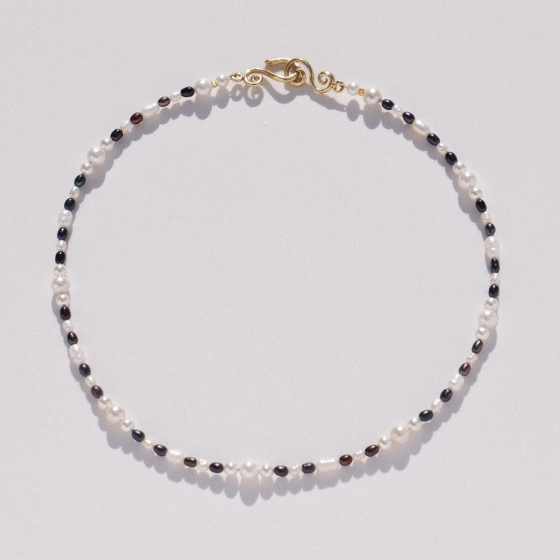 Chiaroscuro Pearls Necklace