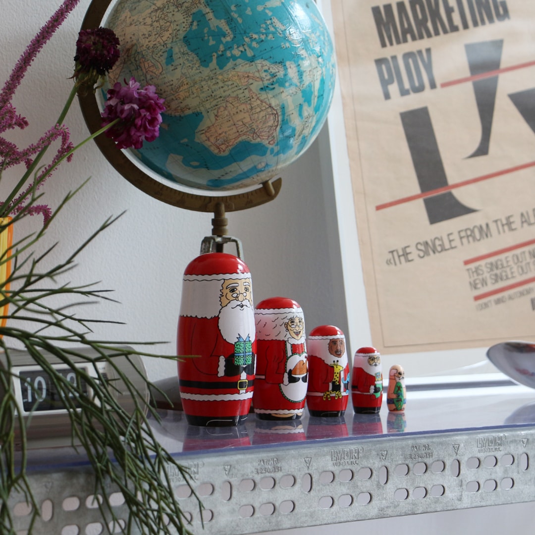 World Merry Christmas / Matryoshka