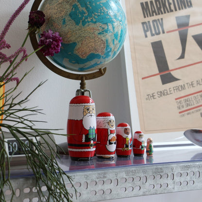 World Merry Christmas / Matryoshka