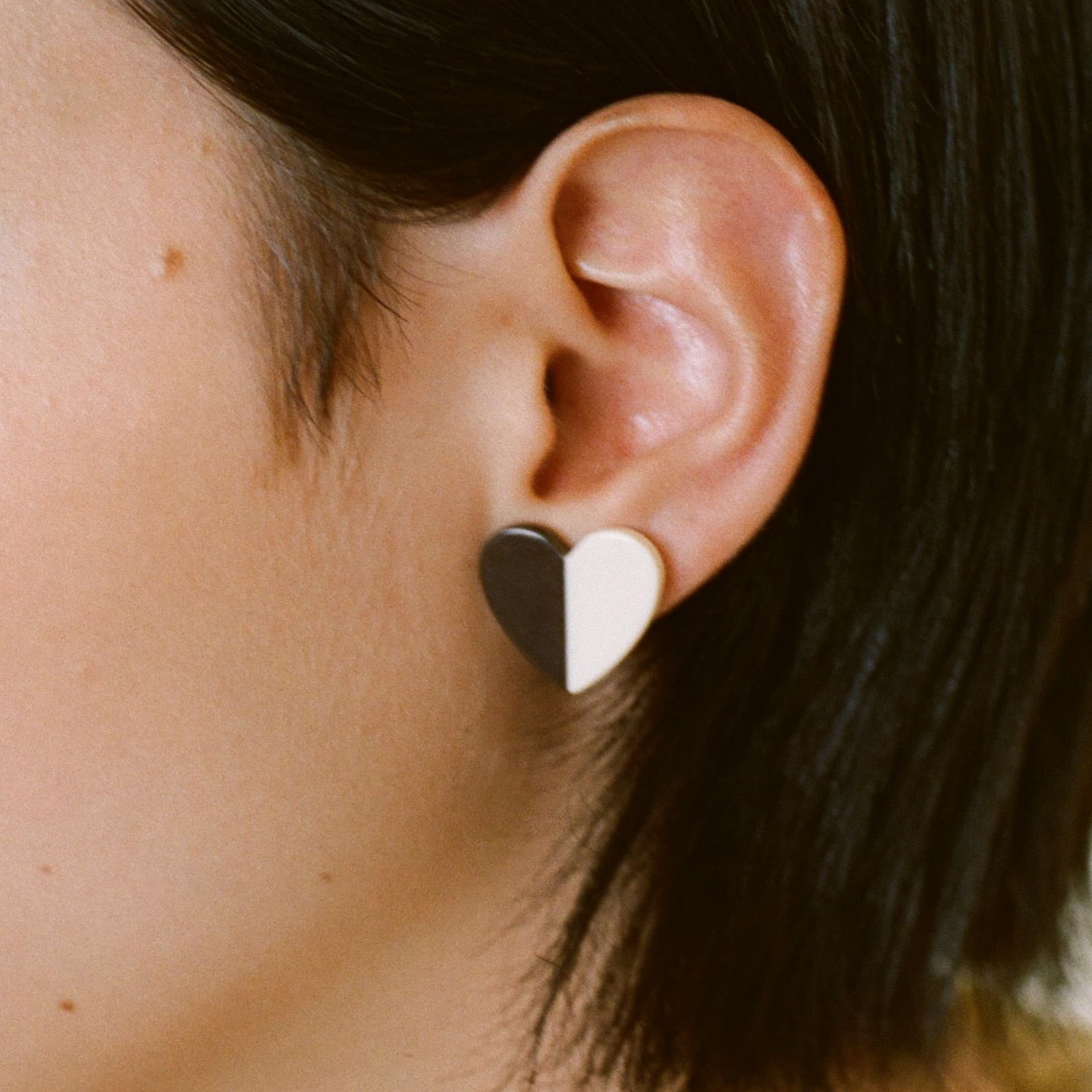 Leonora Heart Pierce / Black