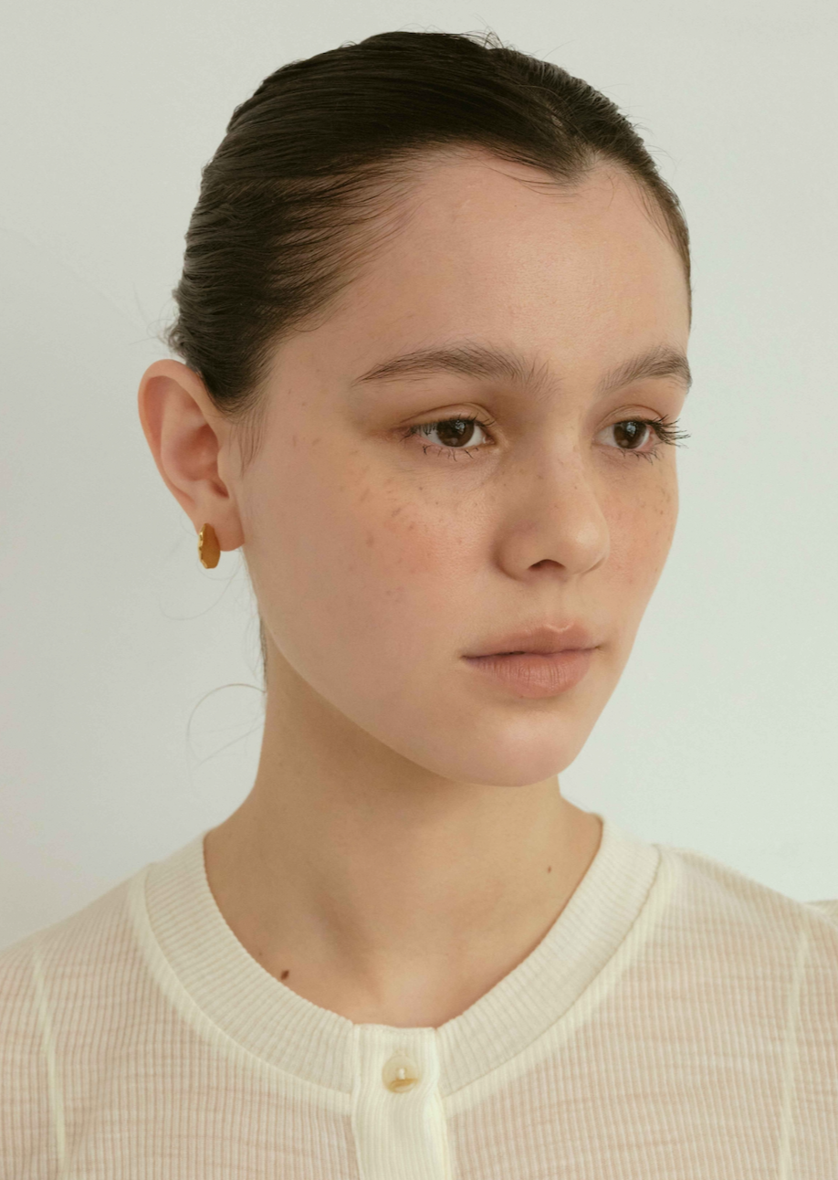 Oyster Studs 片耳（Gold / Silver）