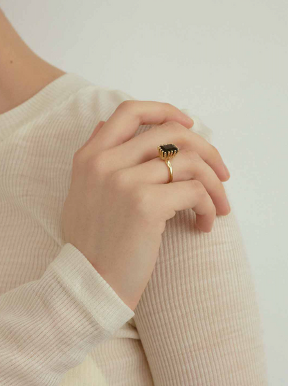 Ramona Stone Ring / Gold × Brown