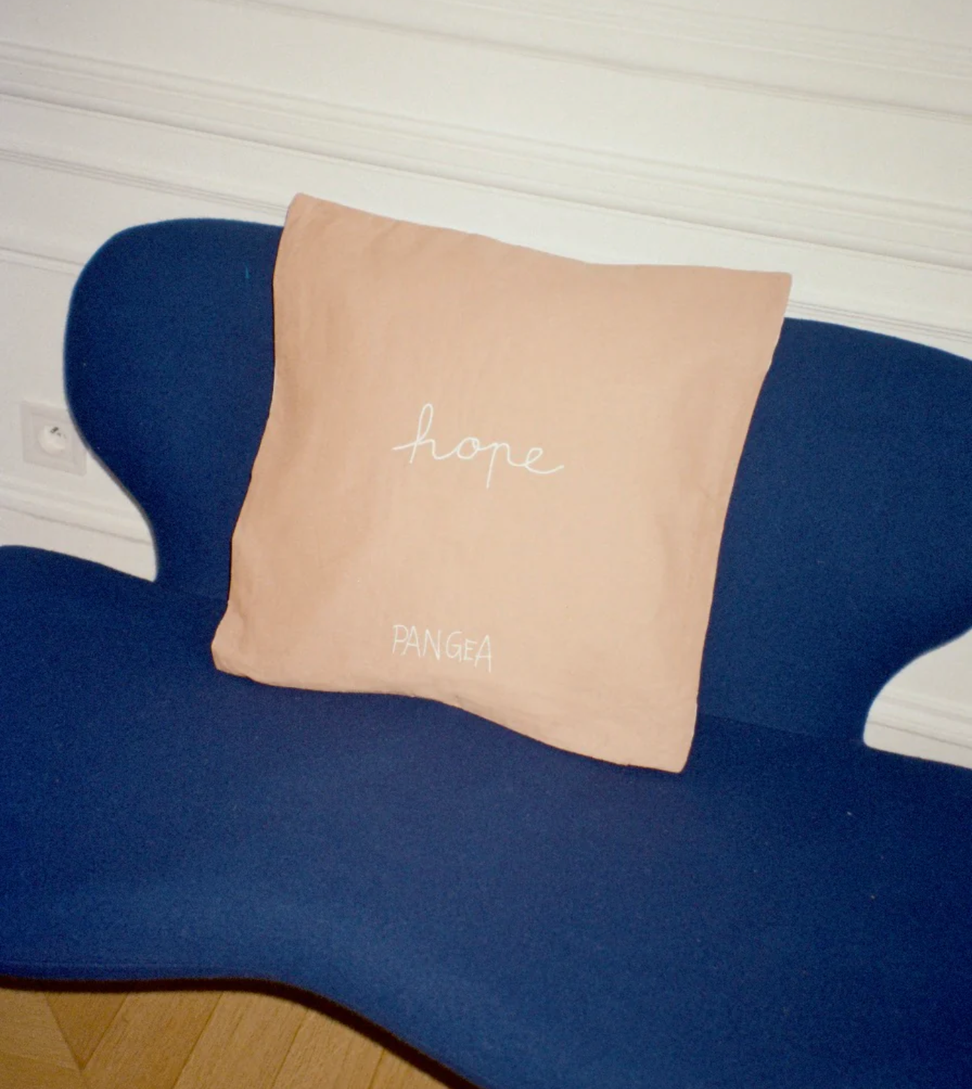 CUSHION / HOPE