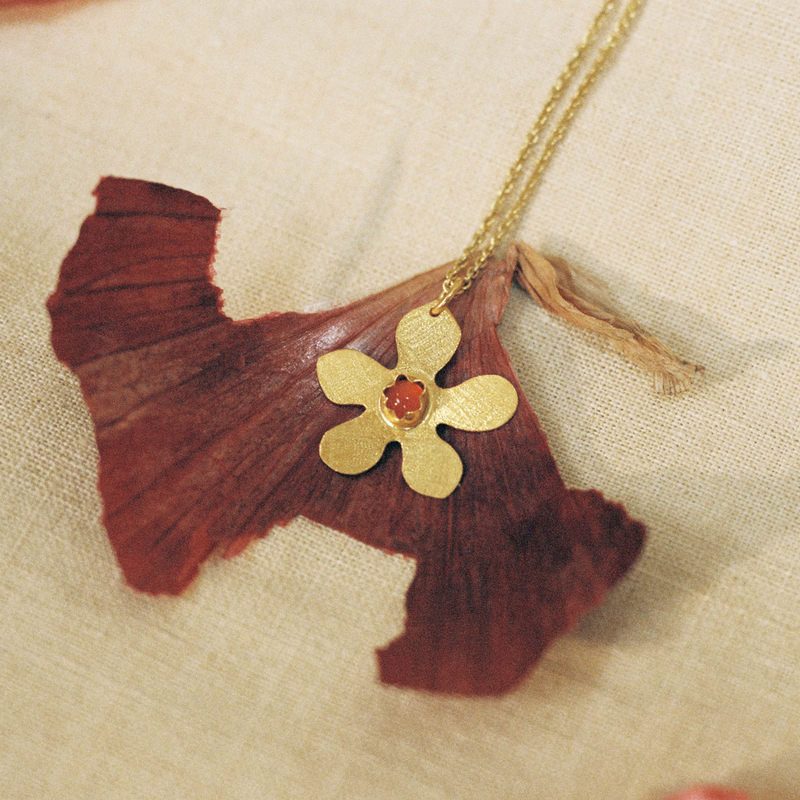 Lyra Flower Necklace