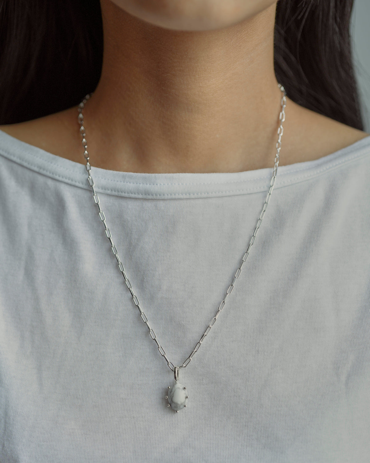 10月1日発送予定【予約商品】Stone Charm Howlite / Silver