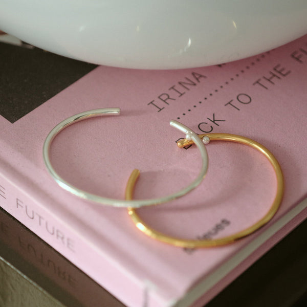 One Pearl Bangle（Gold / Silver）