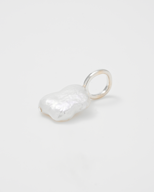 Pearl Charm / Silver