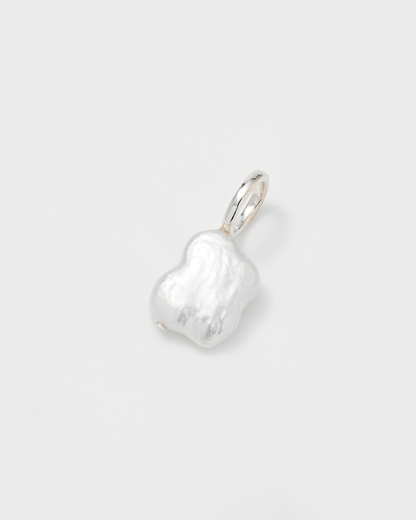 Pearl Charm / Silver