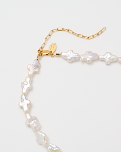 Cross Pearl Necklace / Gold