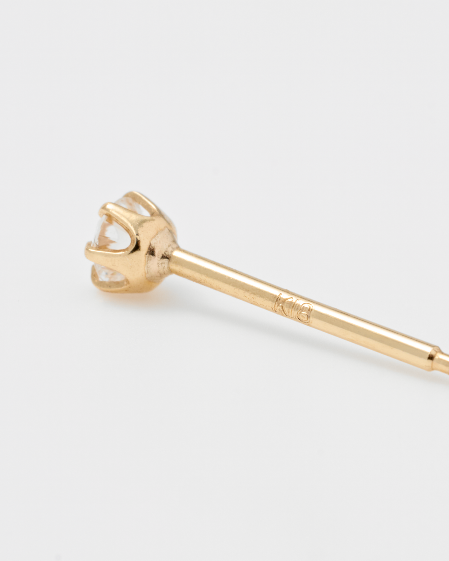 Diamond Studs 片耳 / 18K