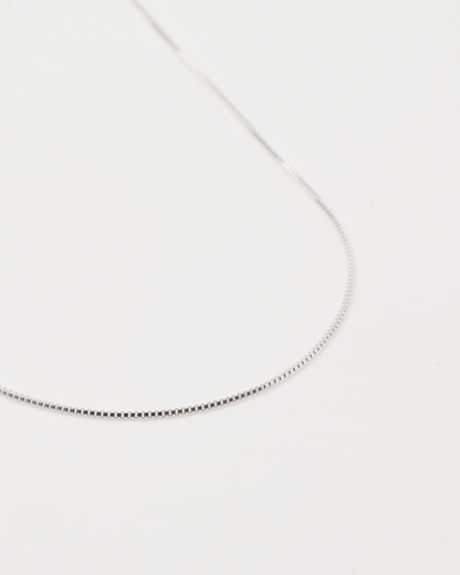 Thin Box Chain Necklace / Silver