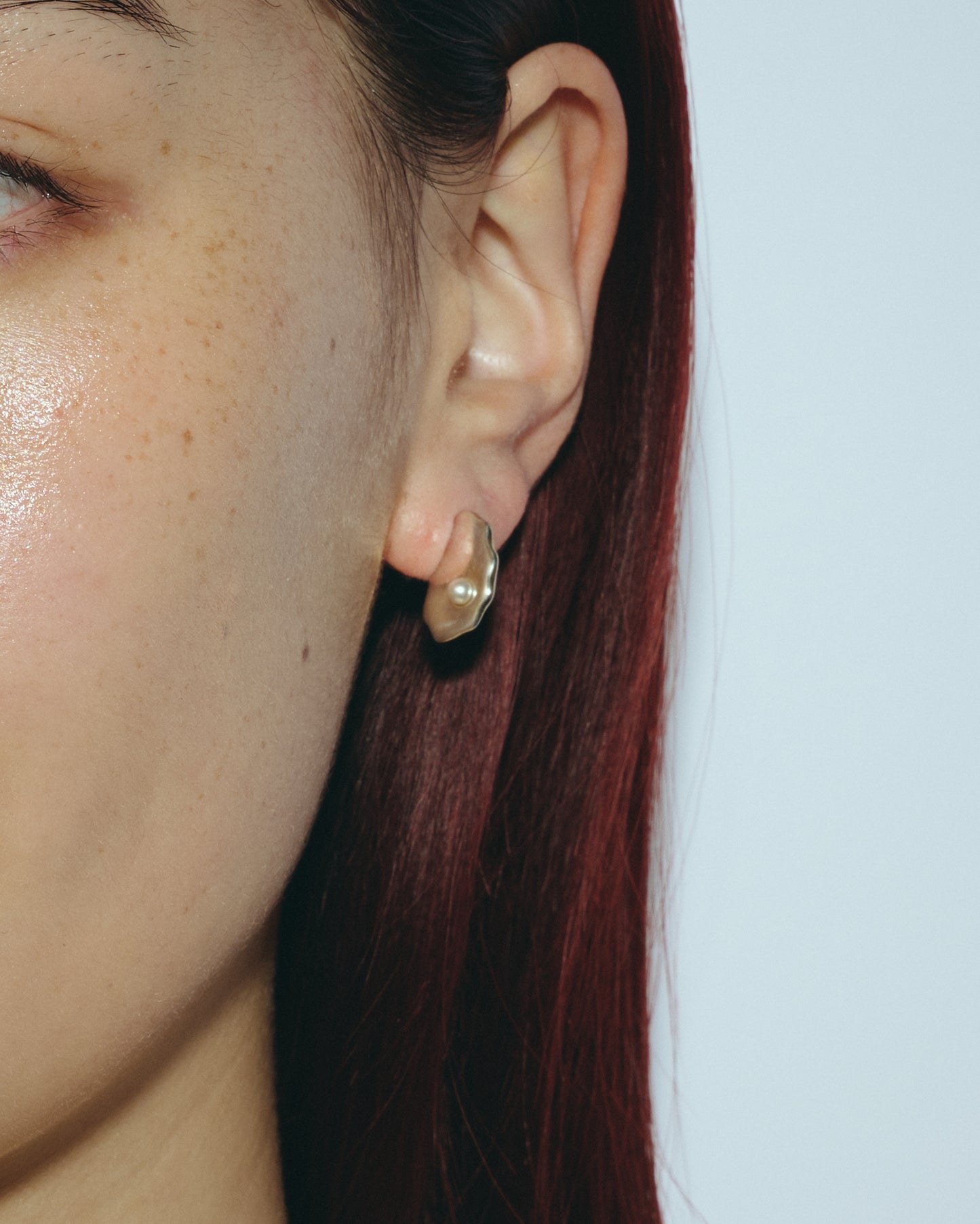 Oyster Studs Pearl 片耳（Gold / Silver）