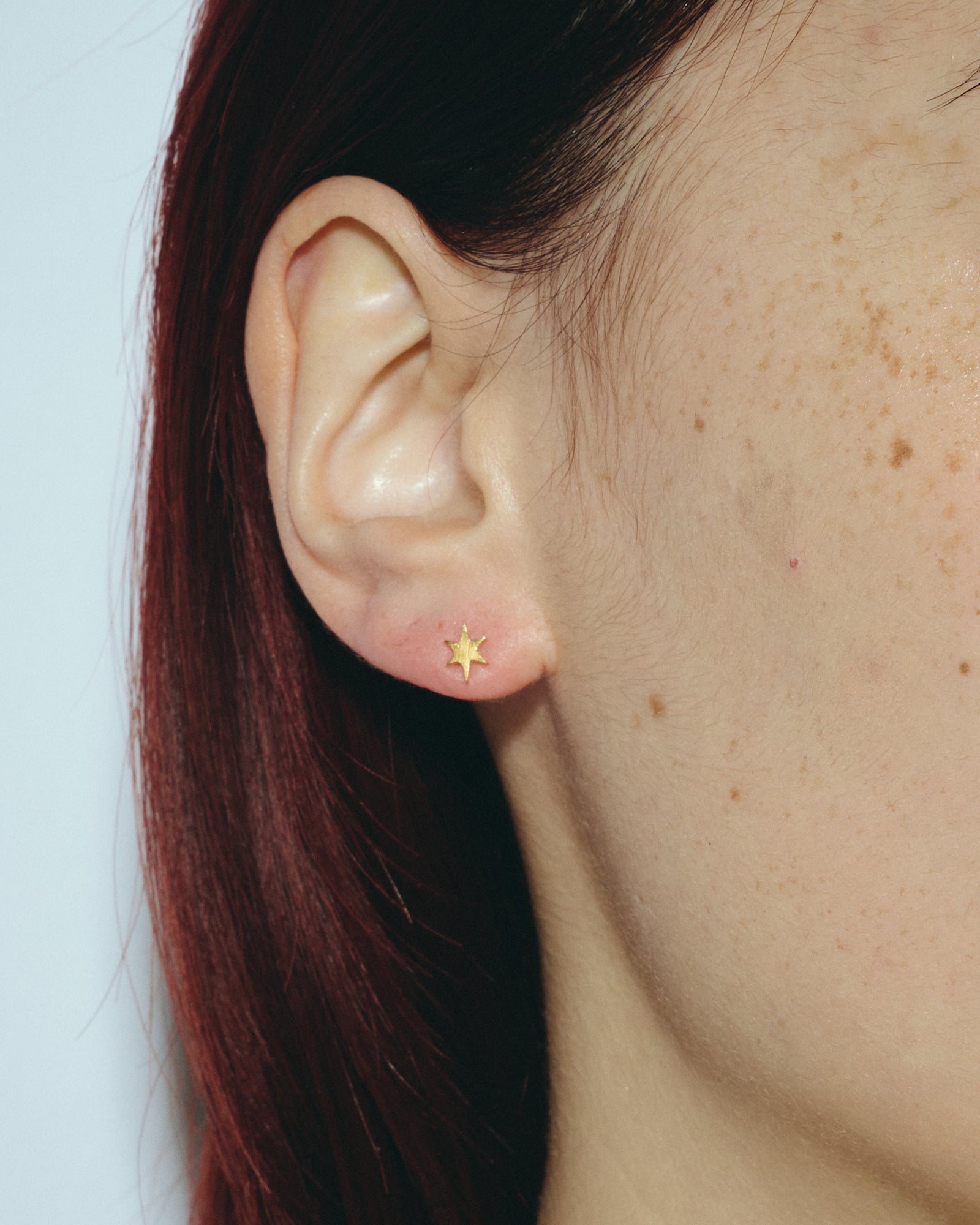 Sparkle Studs 片耳（Gold / Silver）＜PAULINE STUDIO