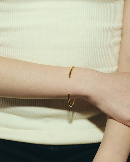 One Pearl Bangle（Gold / Silver）