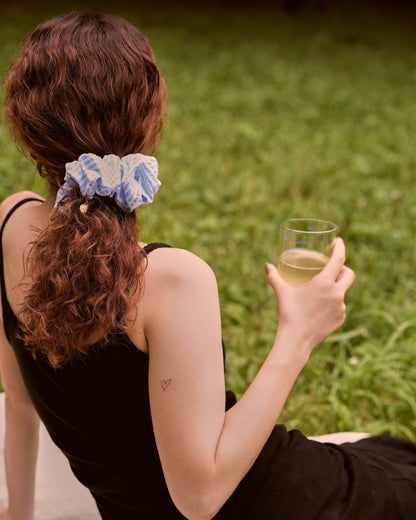 Amy Seersucker Scrunchie / Blue