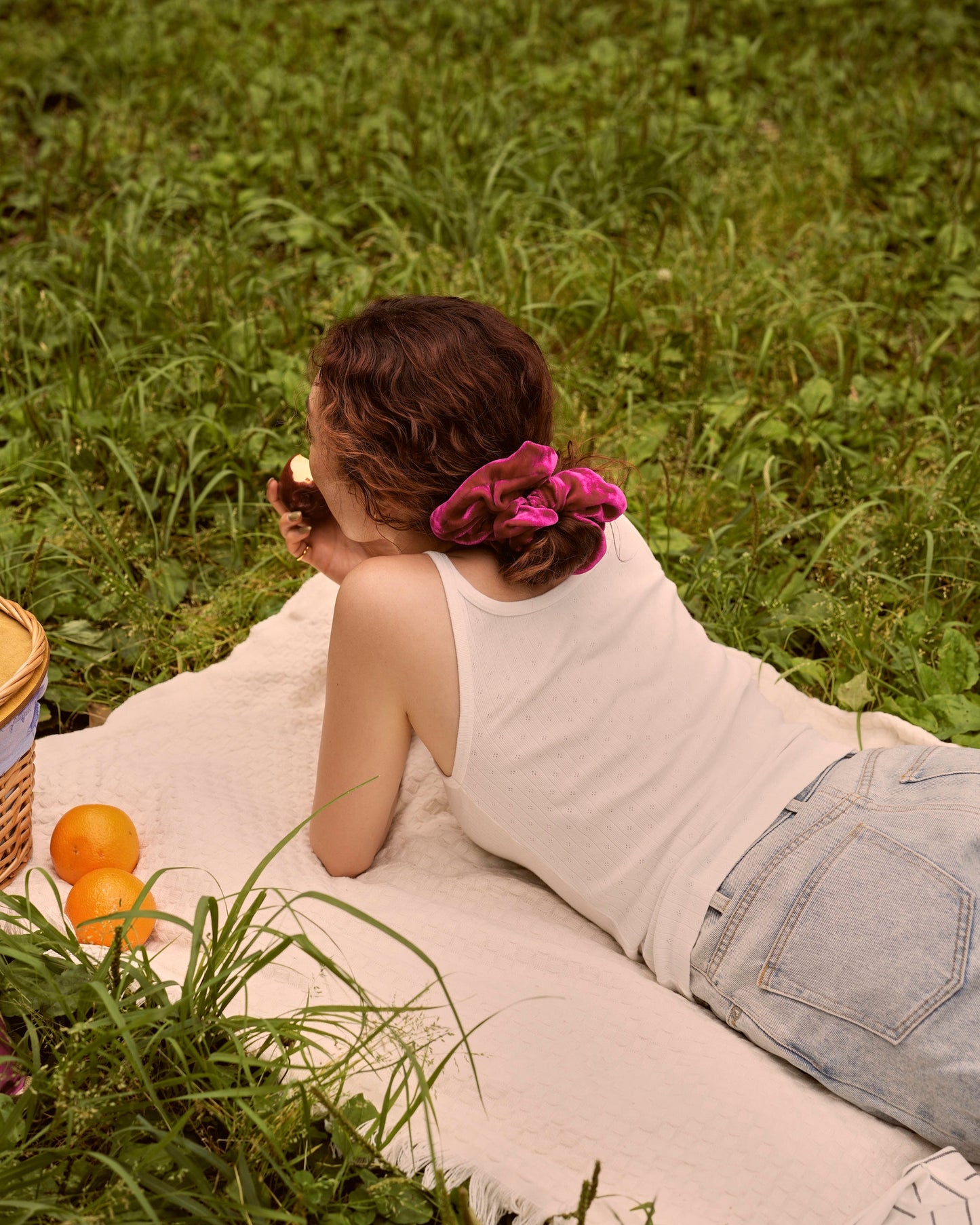 Harlow Velvet Scrunchie / Magenta