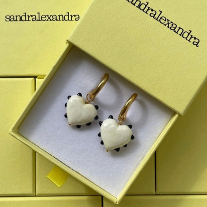 Milagros Heart Pierce / Ivory*Black