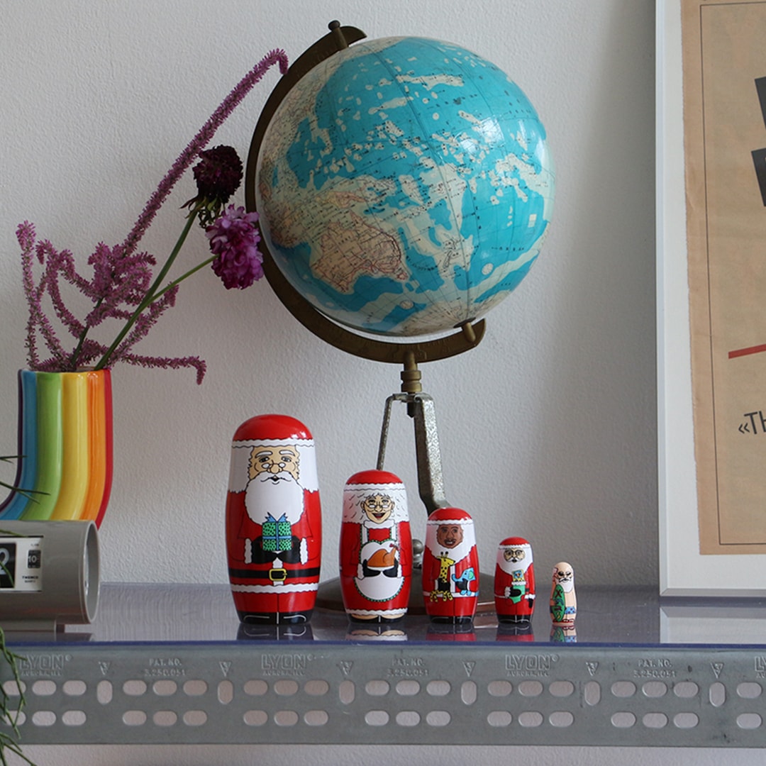 World Merry Christmas / Matryoshka