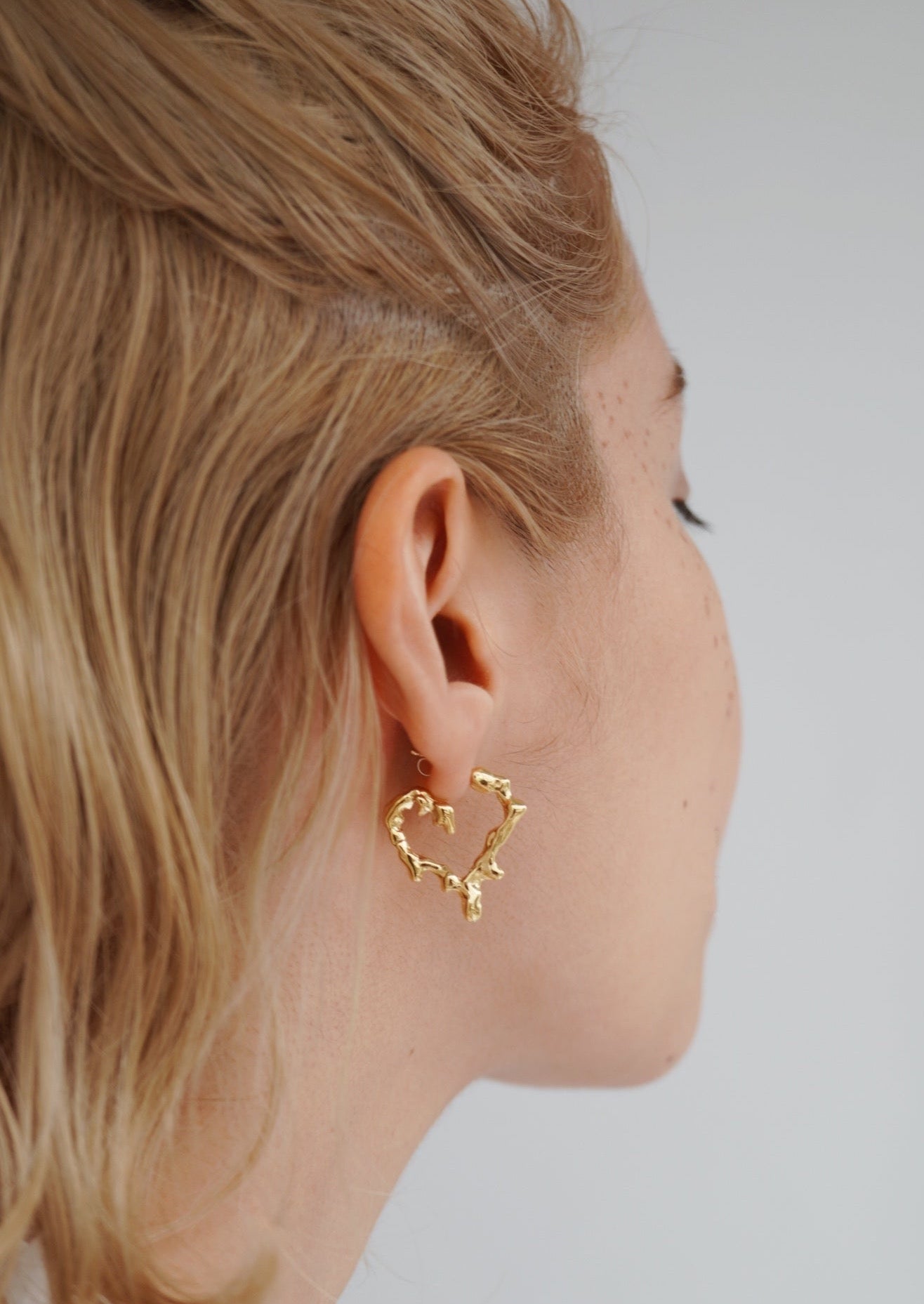 Miriam Heart Hoops / Gold