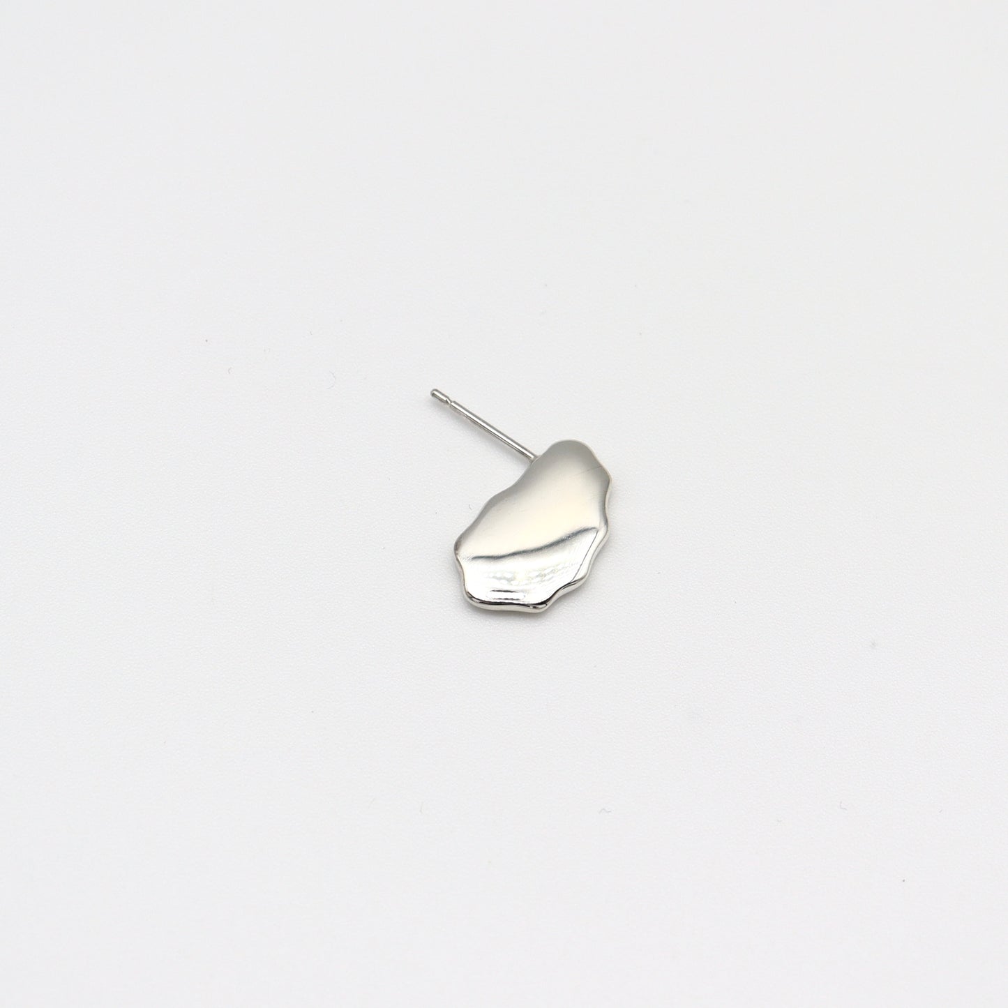 Oyster Studs 片耳（Gold / Silver）