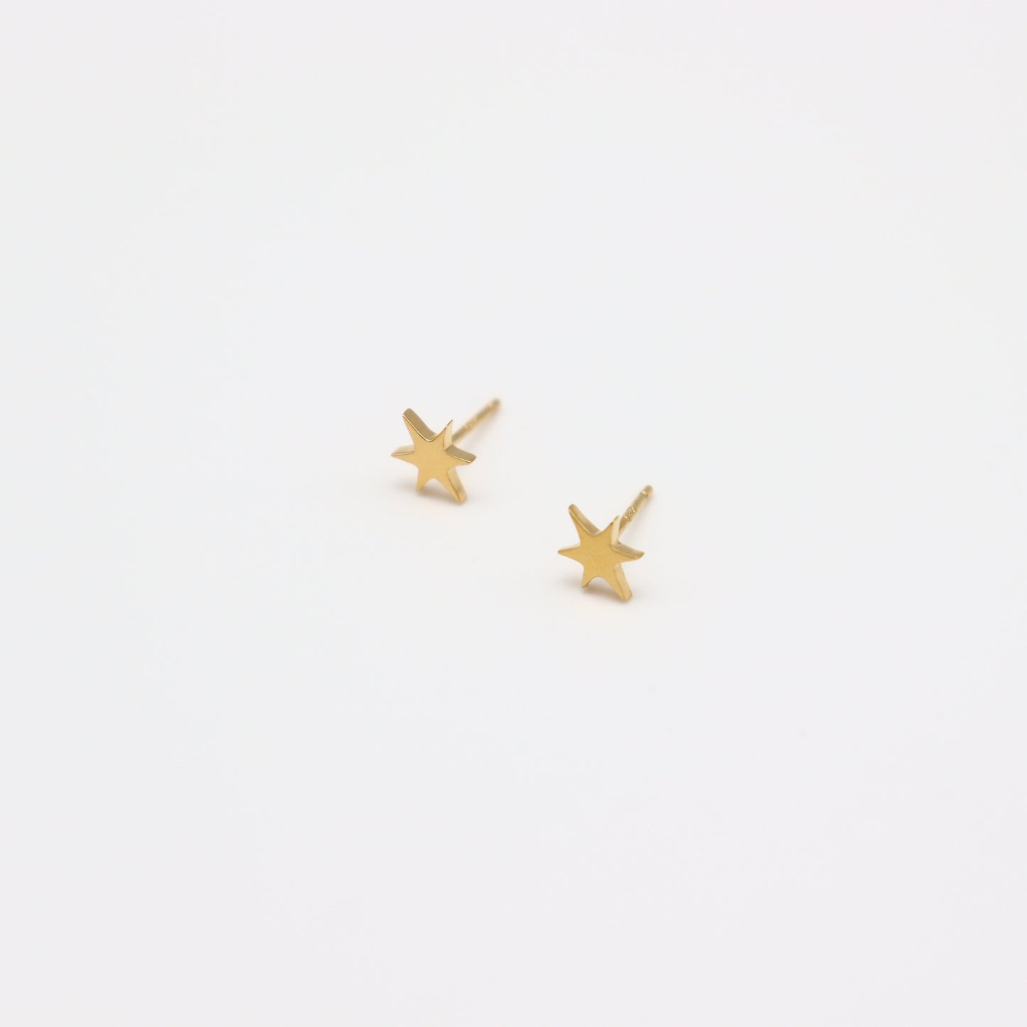 Sparkle Studs 片耳（Gold / Silver）