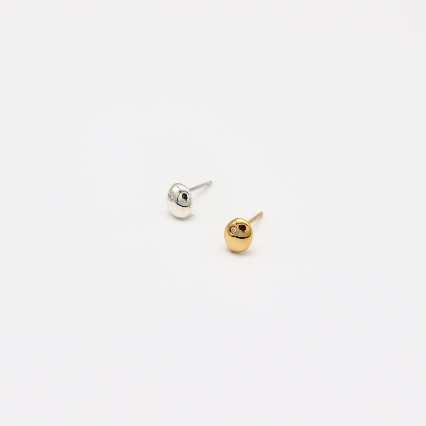 Olive Studs 片耳（Gold / Silver）