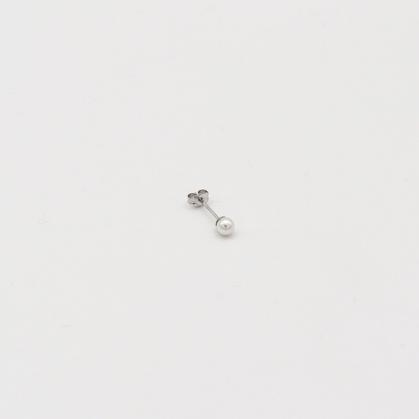 Pearl Studs 4mm 片耳