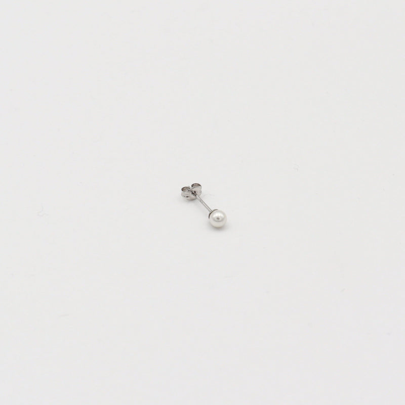 Pearl Studs 4mm 片耳