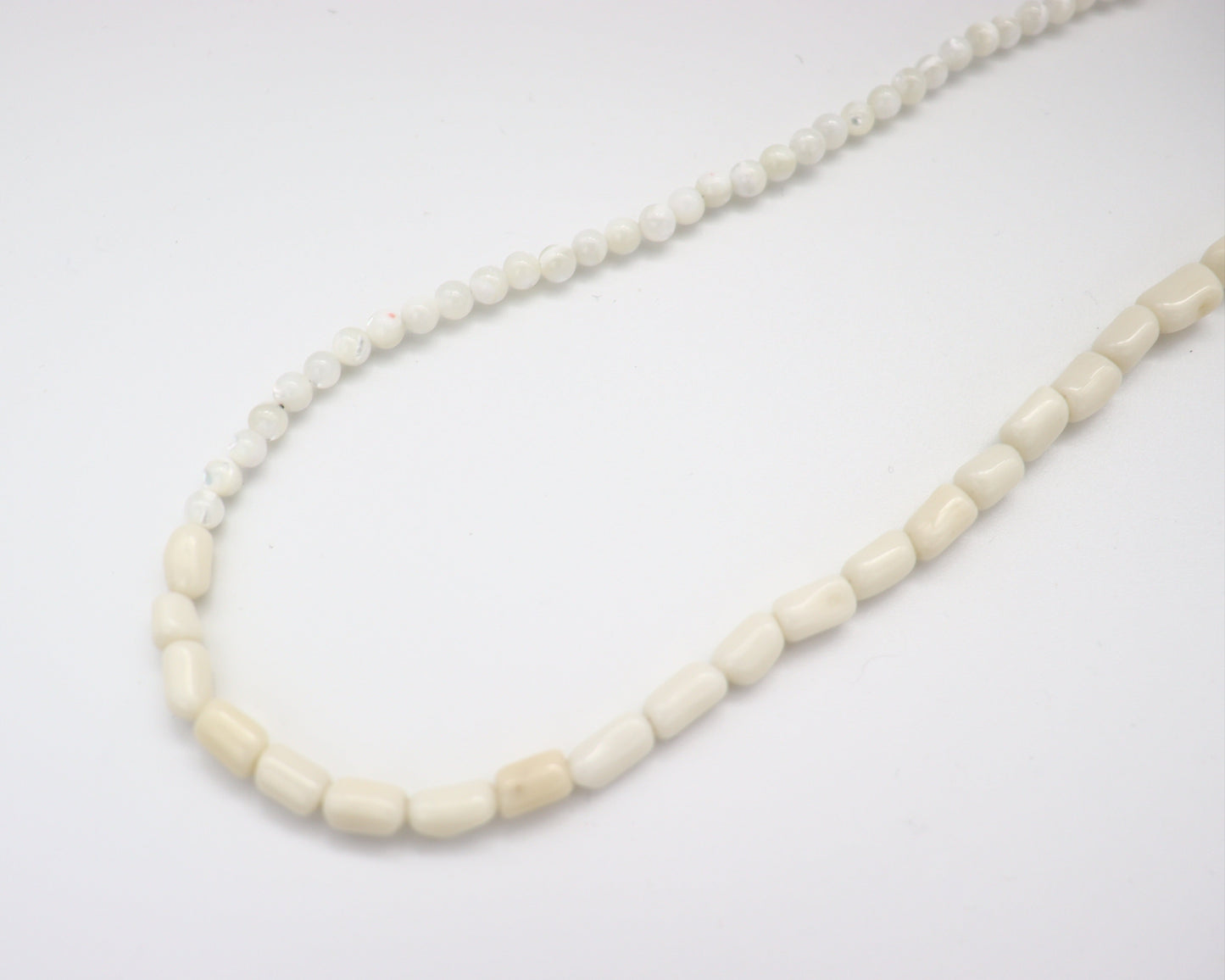 Many Way Coral Necklace (White / Pink / Red)　