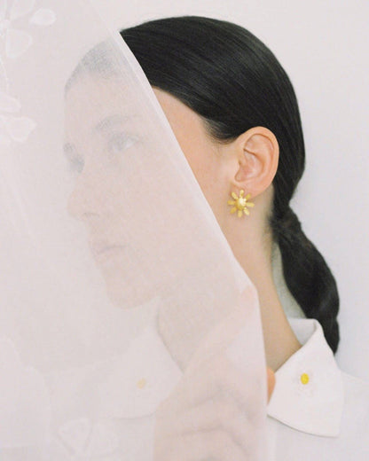 Rita Flower Pierce / Gold