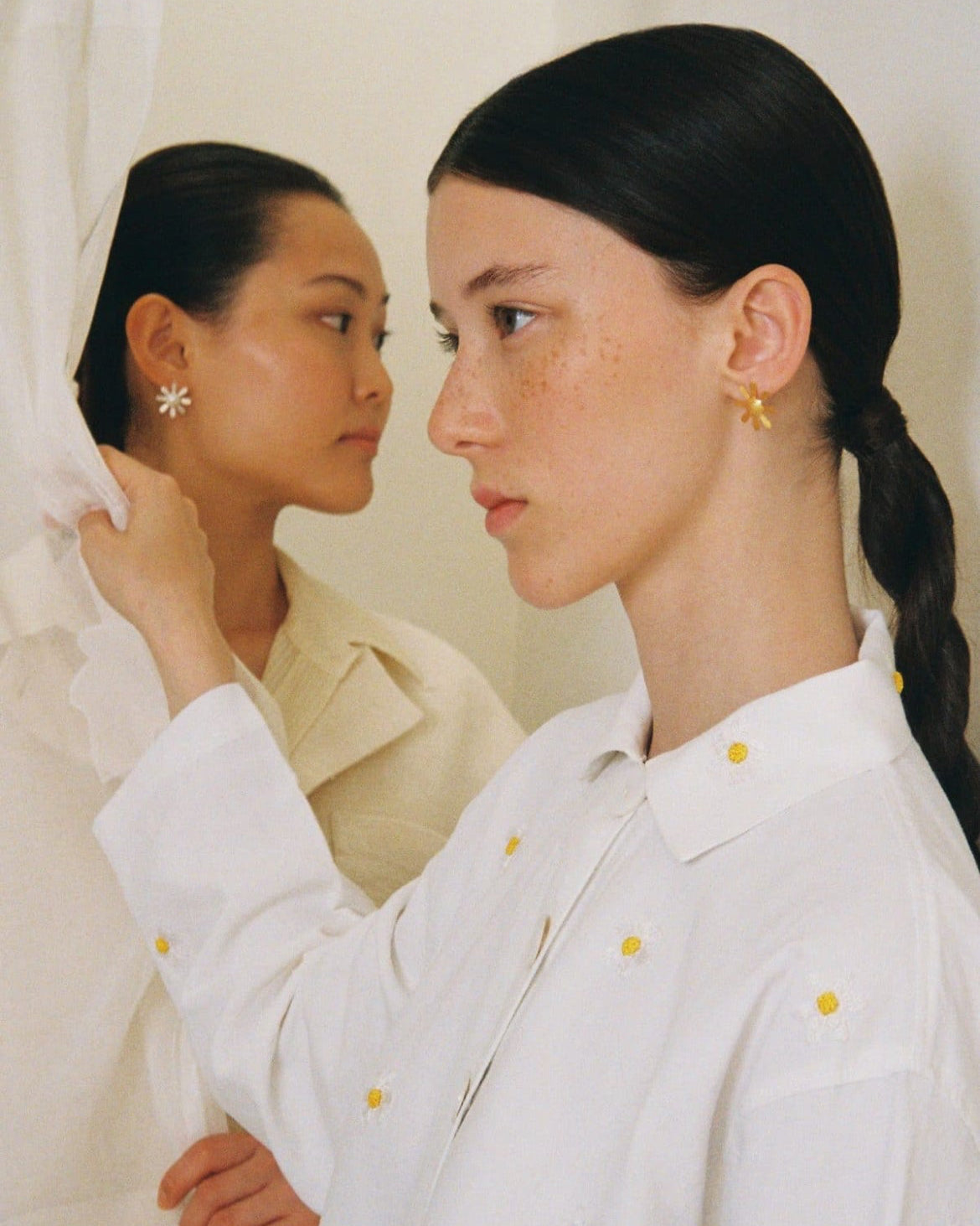 Rita Flower Pierce / Gold