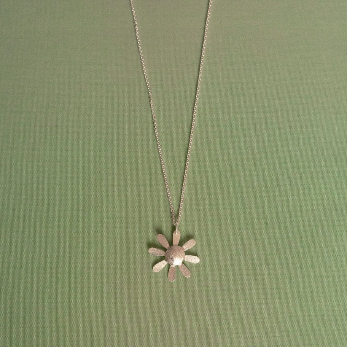 Rita Flower Necklace / Silver
