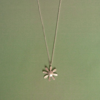 Rita Flower Necklace / Silver