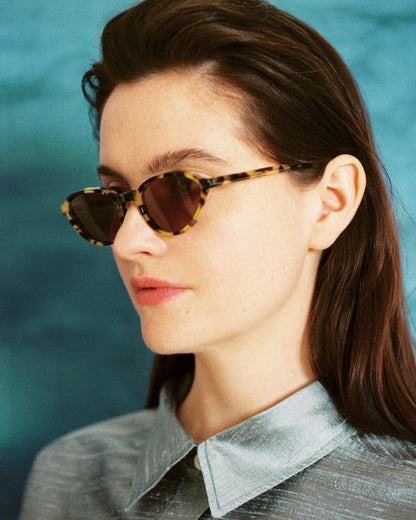 Isabella Sunglass / Turtle