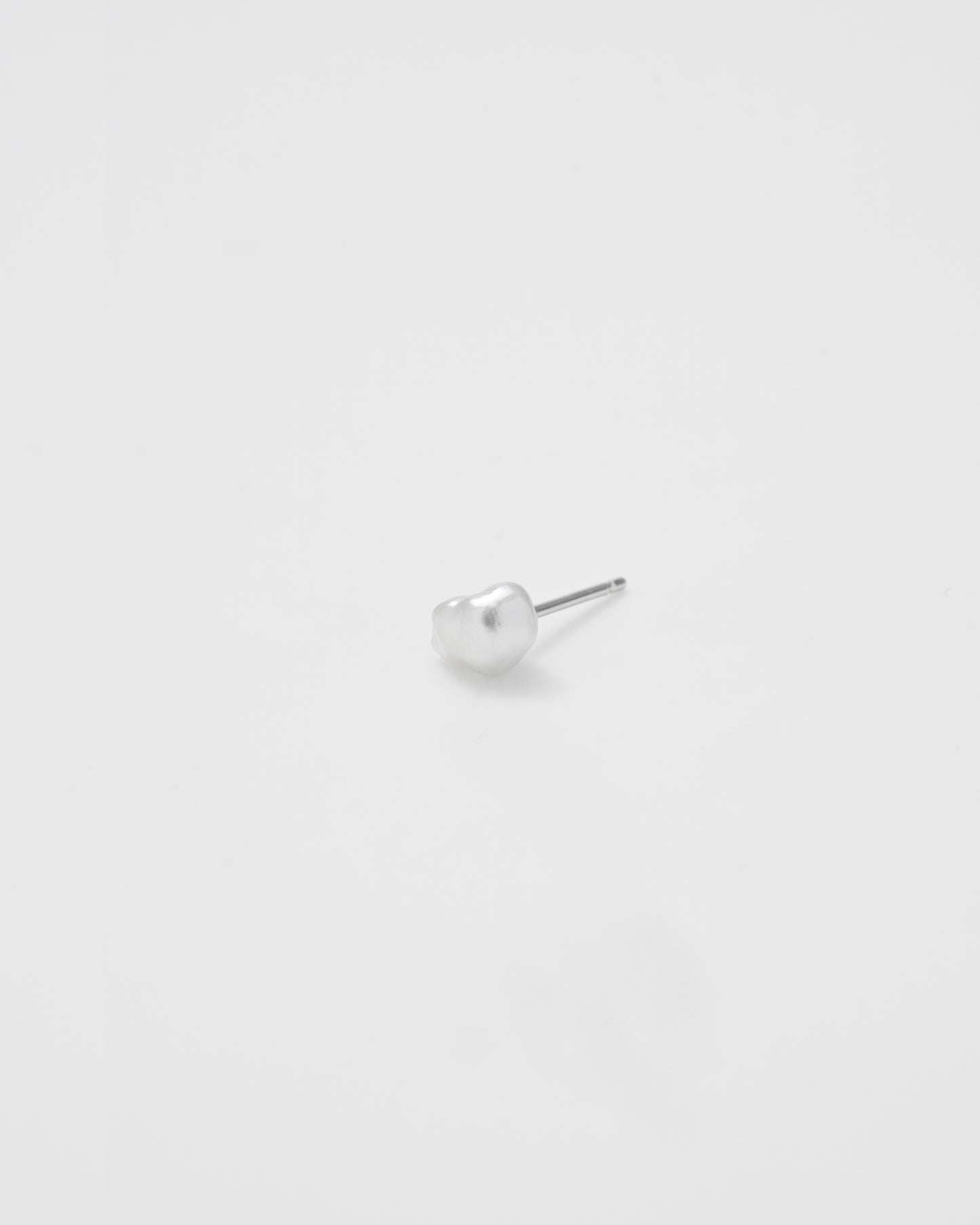 Keshi Pearl Studs M