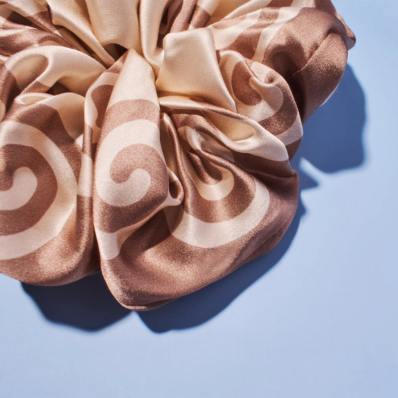 Meander Neutral Scrunchie / Camel