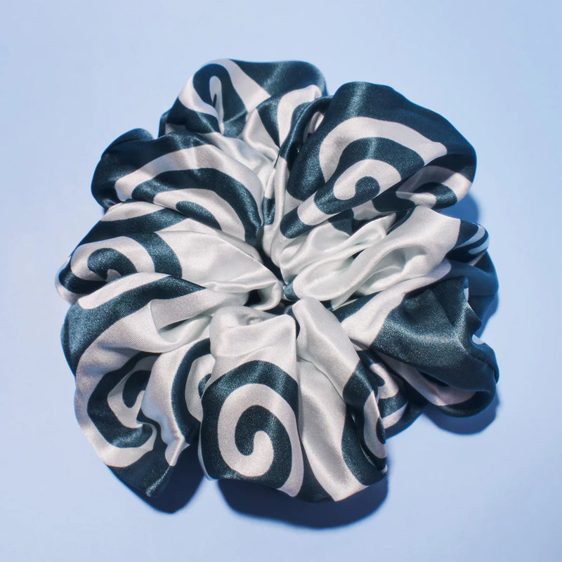 Meander Neutral Scrunchie / Gray Green