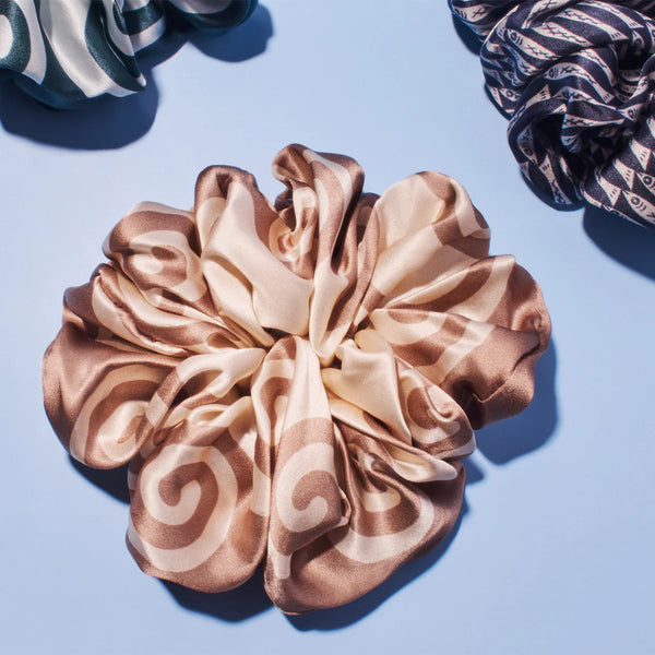 Meander Neutral Scrunchie / Camel