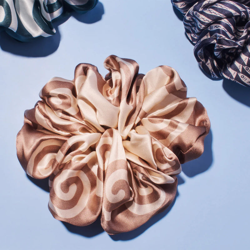 Meander Neutral Scrunchie / Camel