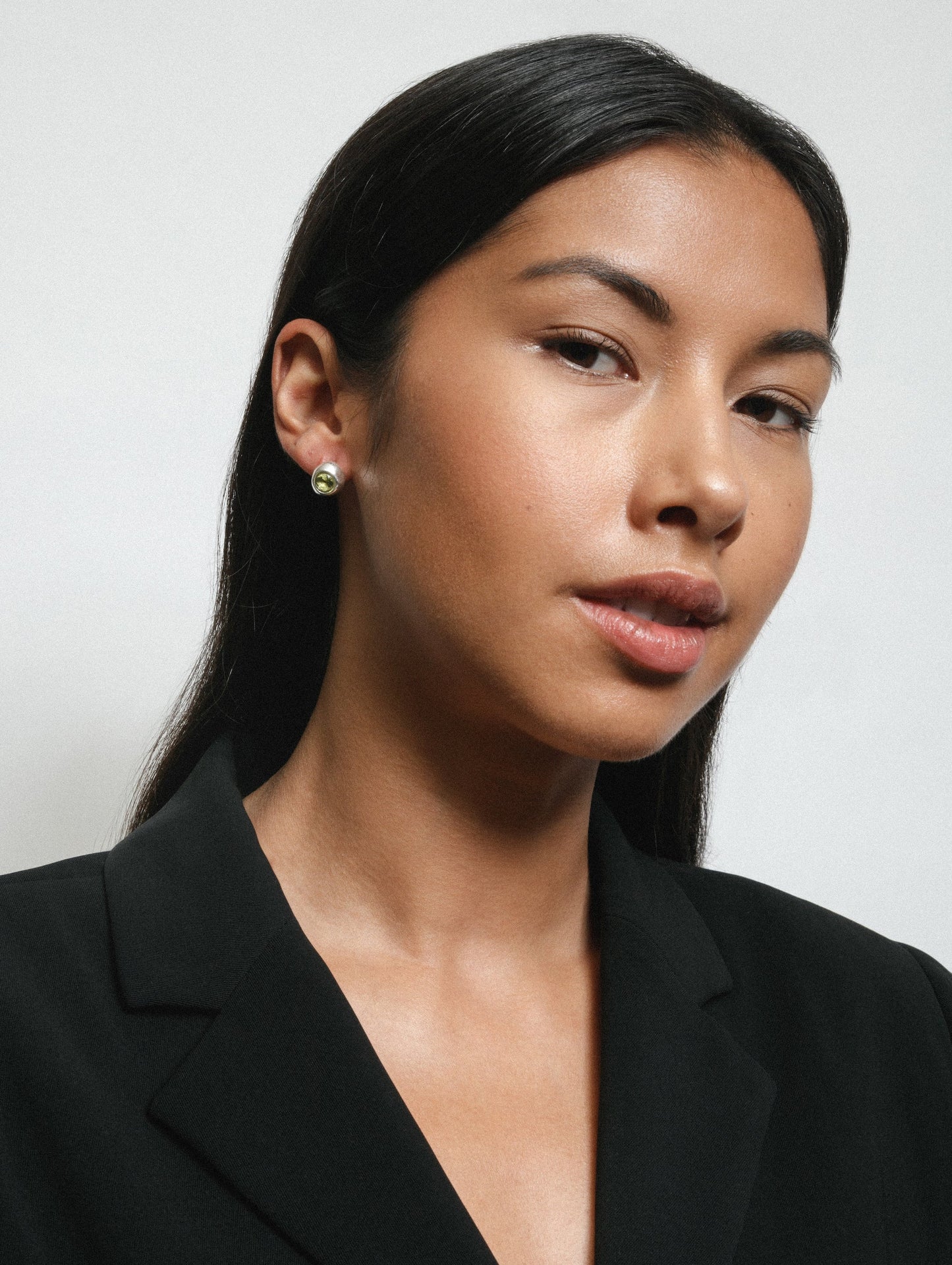 Orla Stone Studs Peridot （Gold / Silver）