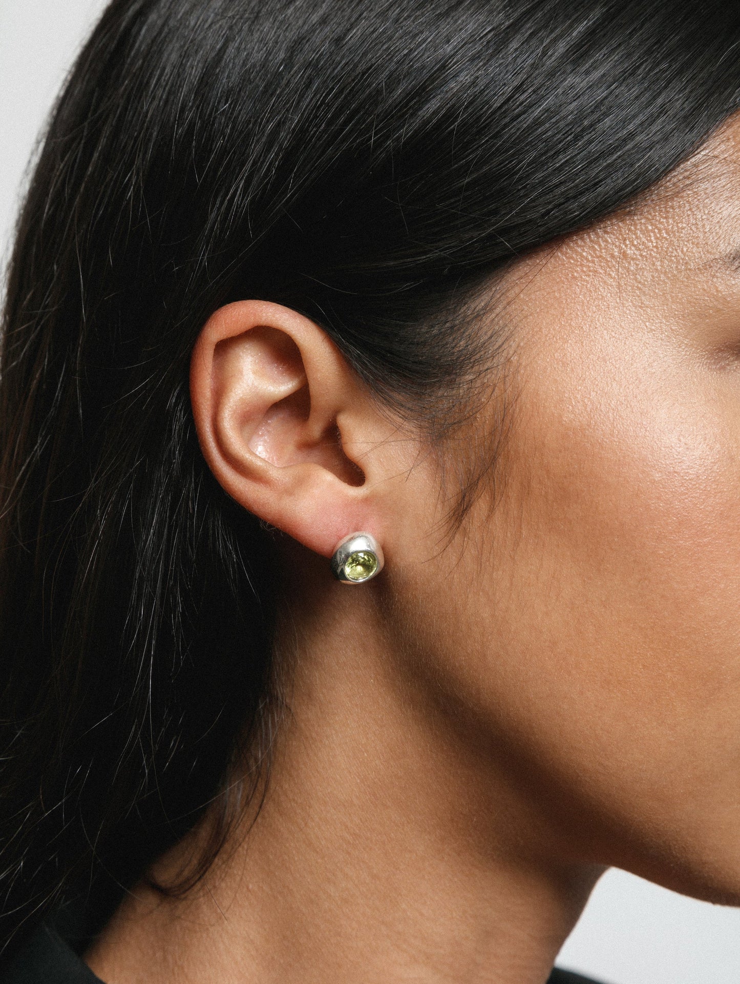 Orla Stone Studs Peridot （Gold / Silver）