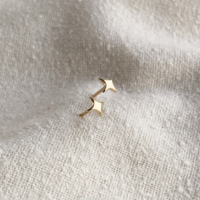 Falling Star Studs / 14k